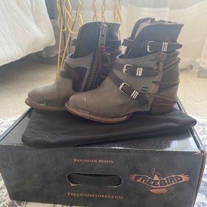 Freebird Boots, Style Crue, Grey and Brown, Handmade Leather, Size 5